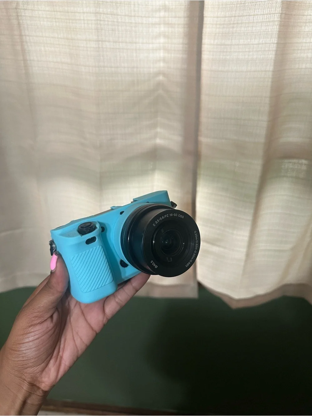 Sony A6000 Mirrorless Digital Camera with Interchangeable Lens